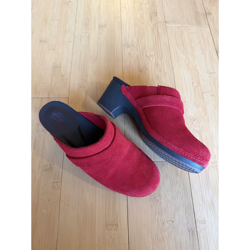 Crocs Sarah Triple Comfort Womens Red Suede Mule Clog Slip On Shoes Size 8